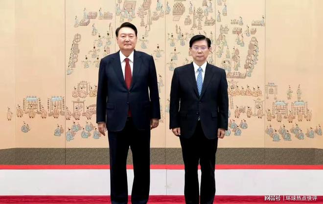 知的一面通宵酗酒爱烤五花肉沉迷油管凯发K8登录日媒揭秘尹锡悦鲜为人(图4)
